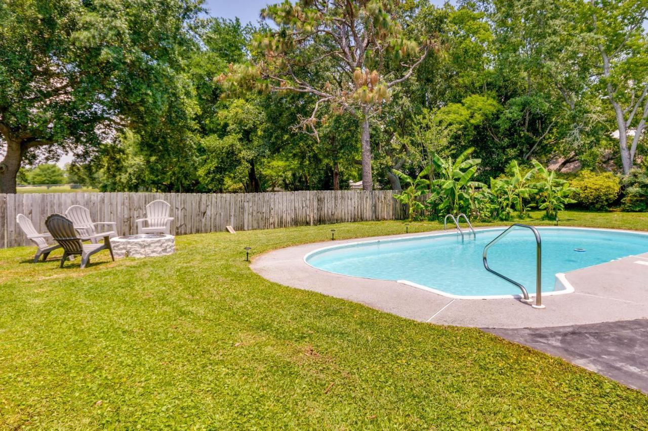 Gulf Breeze Vacation Rental For 2 With Pool Access! Ngoại thất bức ảnh